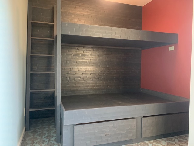 Custom built-in bunk beds